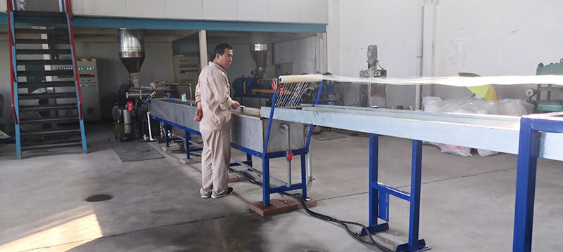 管道防腐膠帶生產(chǎn)線